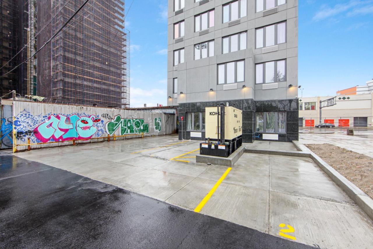 365 Bronx - Yankee Stadium