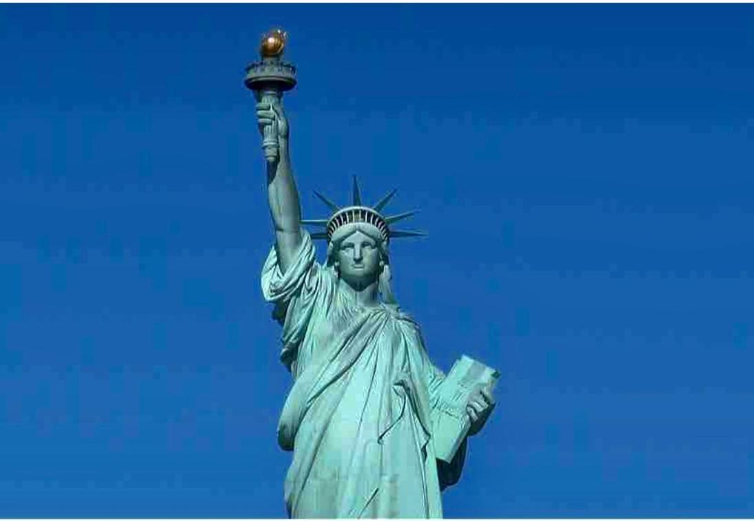 2 Bedrooms Lr Kit Bath And Backyard 2 Stops To Manhattan *