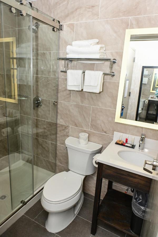 Hotel Days By Wyndham Bronx Nyc New York