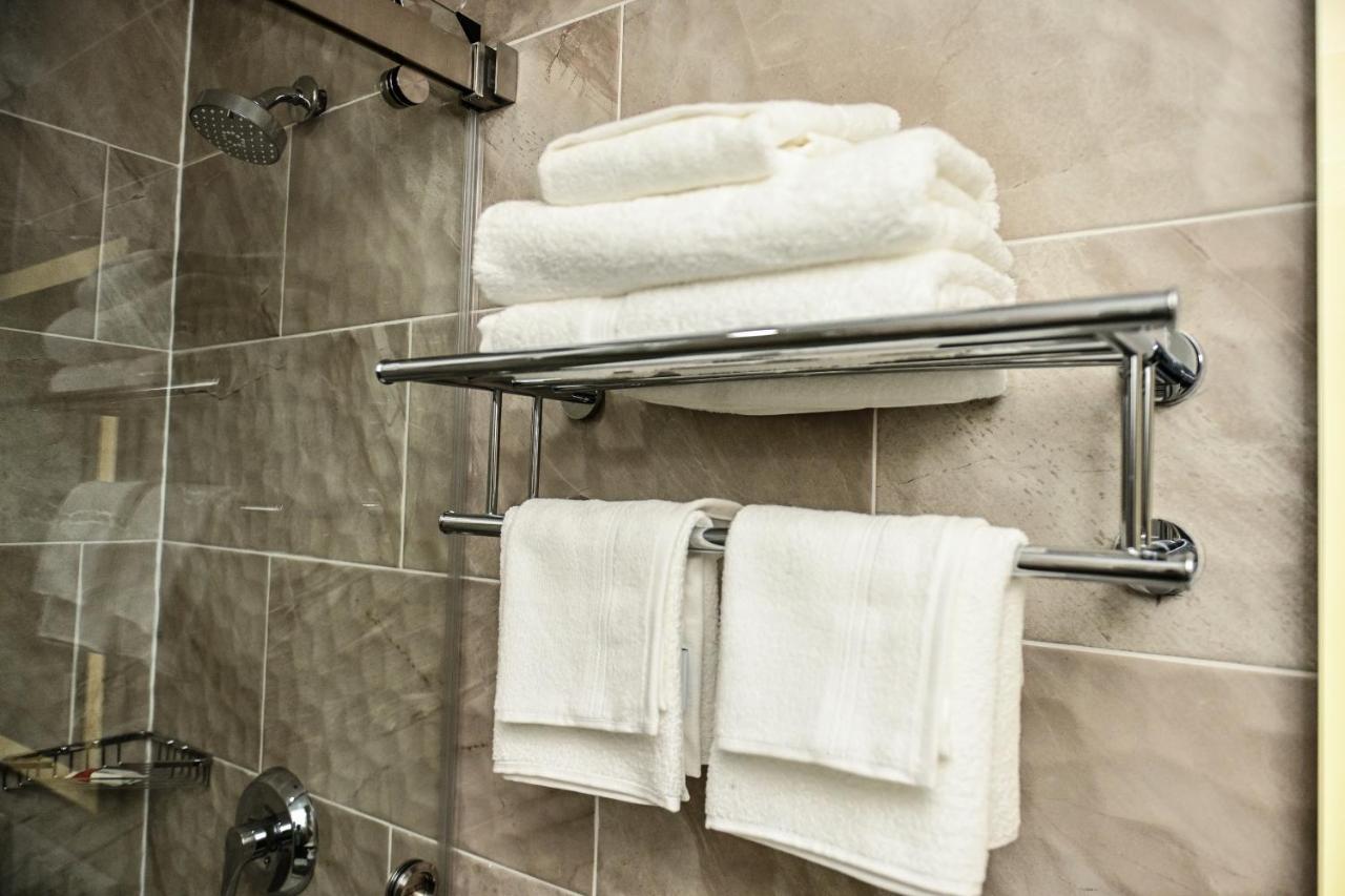 Hotel Days By Wyndham Bronx Nyc