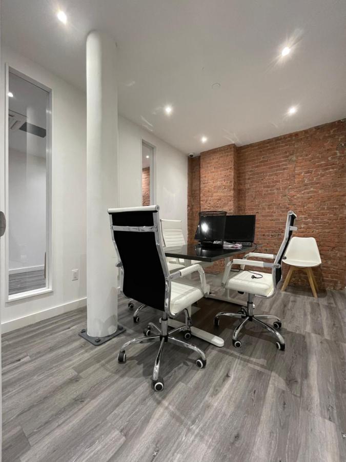 And The City, Rooftop View * New York