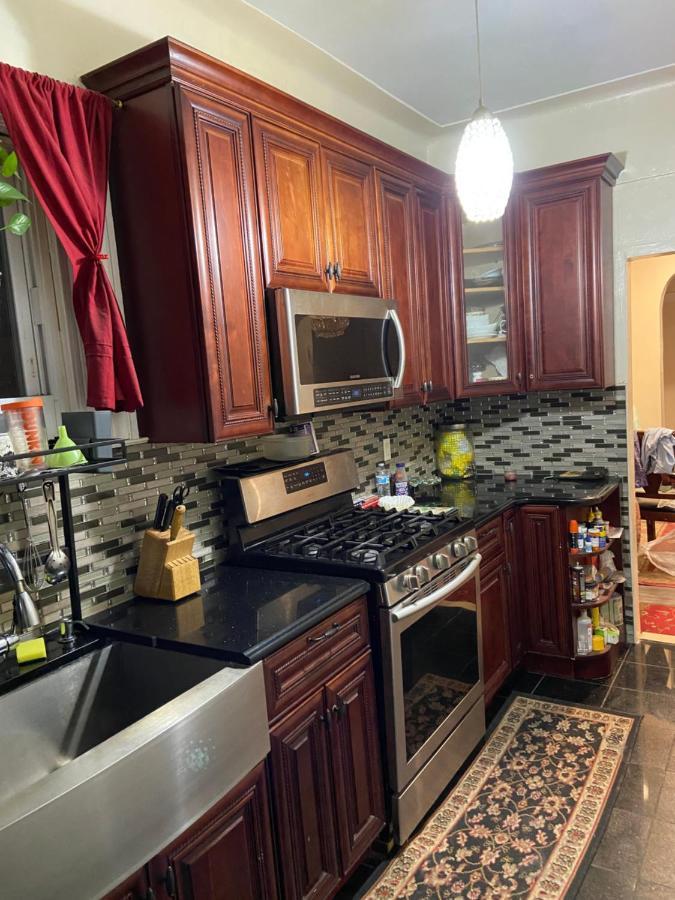 A Cheap Family In Queens Gasthof