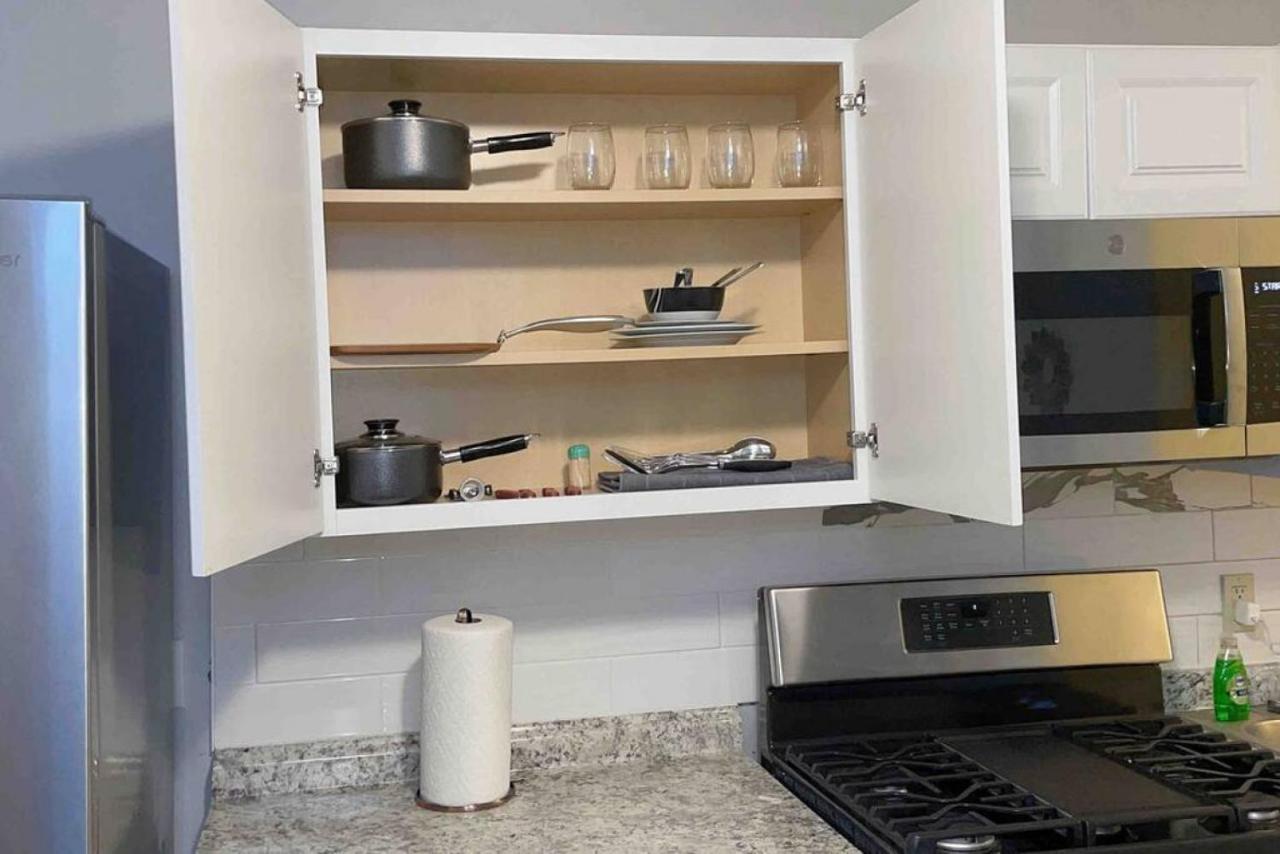 Cozy Shack 1 Bedroom Studio With Sofa And Full Kitchen In Elmhurst Ny