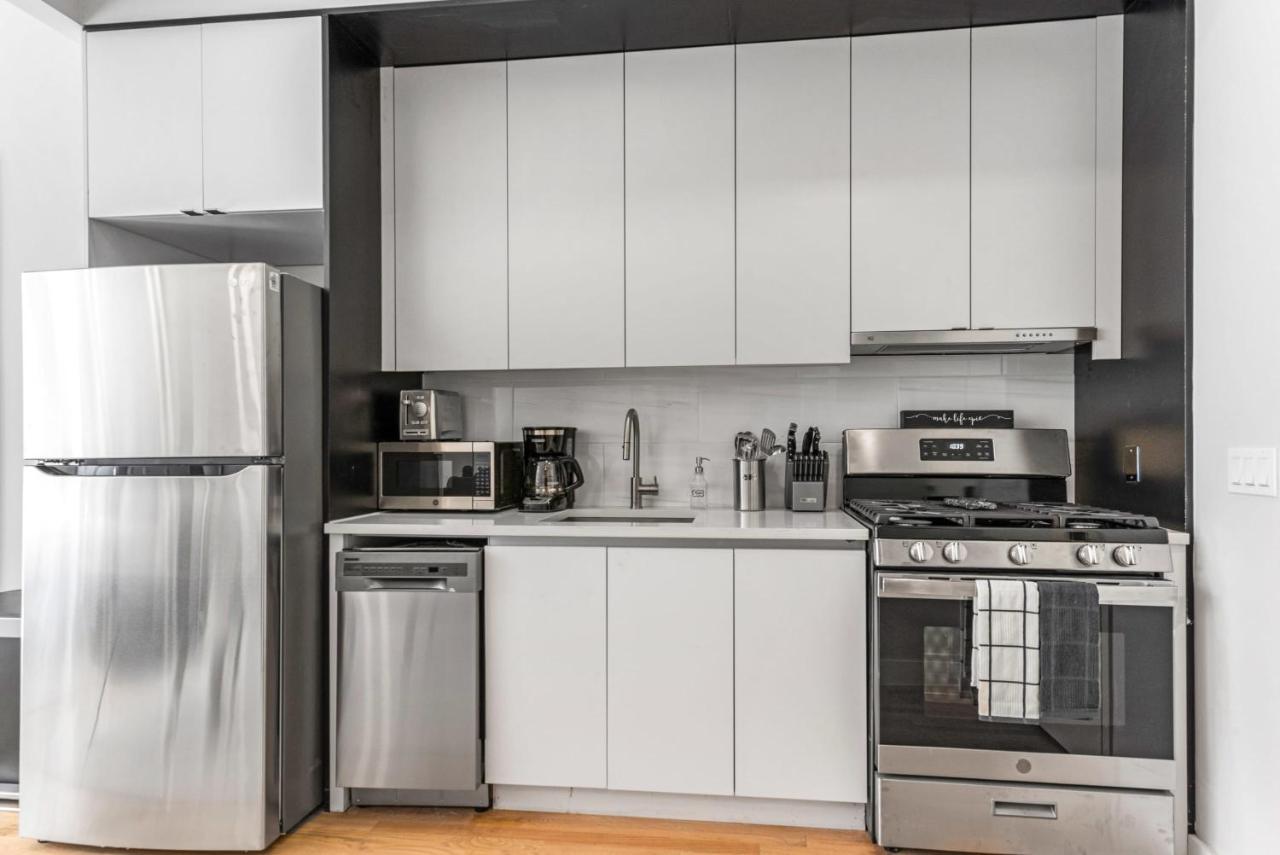 Holiday home Luxe Studio Apt With Charming Juliet Balcony