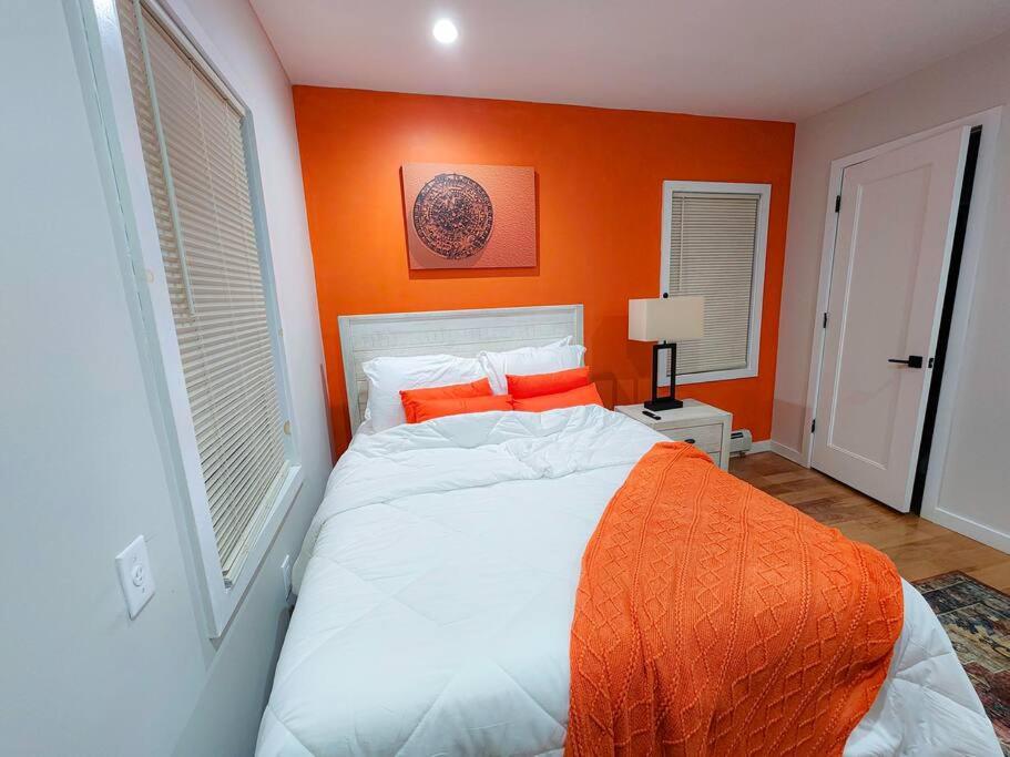 Hébergement de vacances A New Splash Of Color In The Heart Of Queens New York