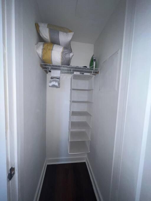 Cozy 1 Bedroom With Outdoor Patio Space New York