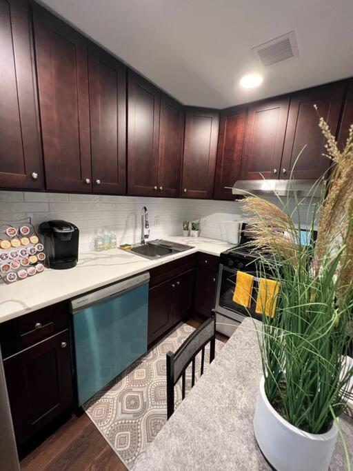 Cozy 1 Bedroom With Outdoor Patio Space