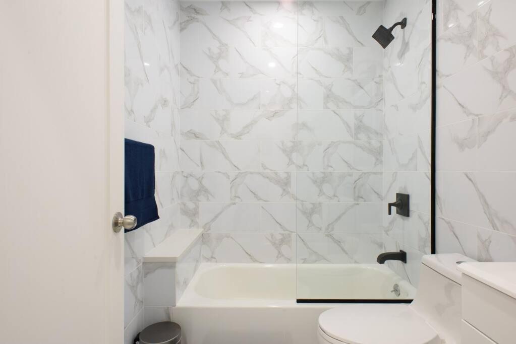 Appartement 240-14 New Prime Location W&d In Unit
