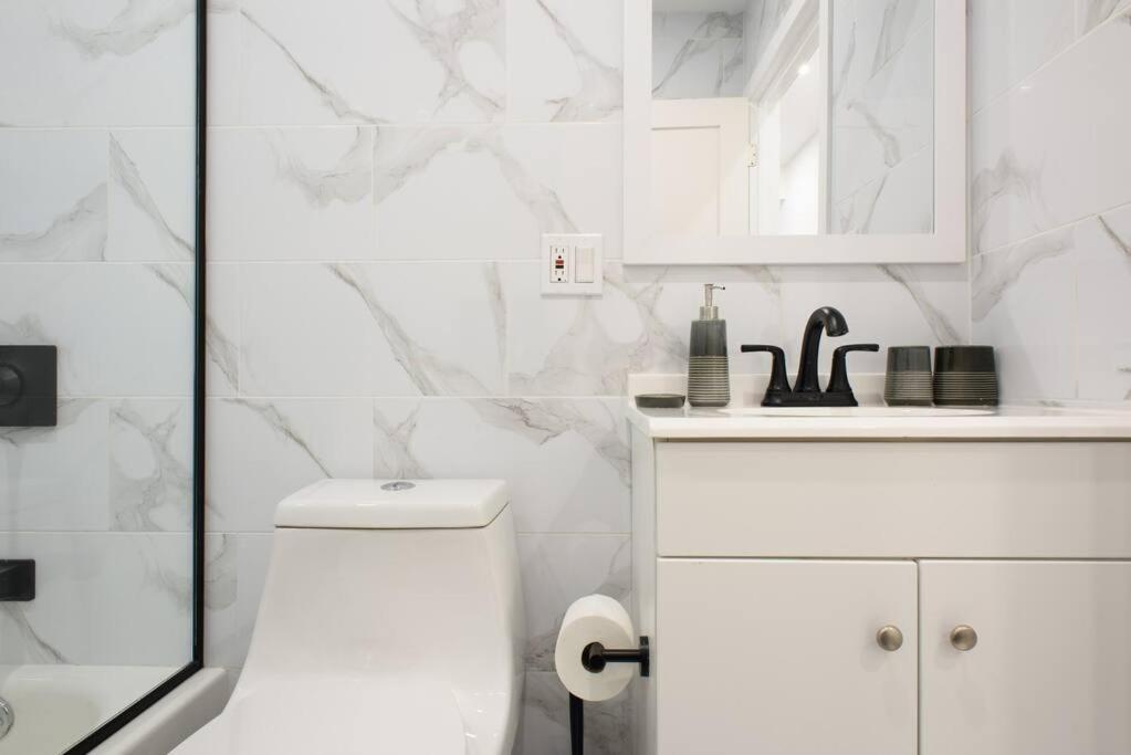 Appartement 240-14 New Prime Location W&d In Unit