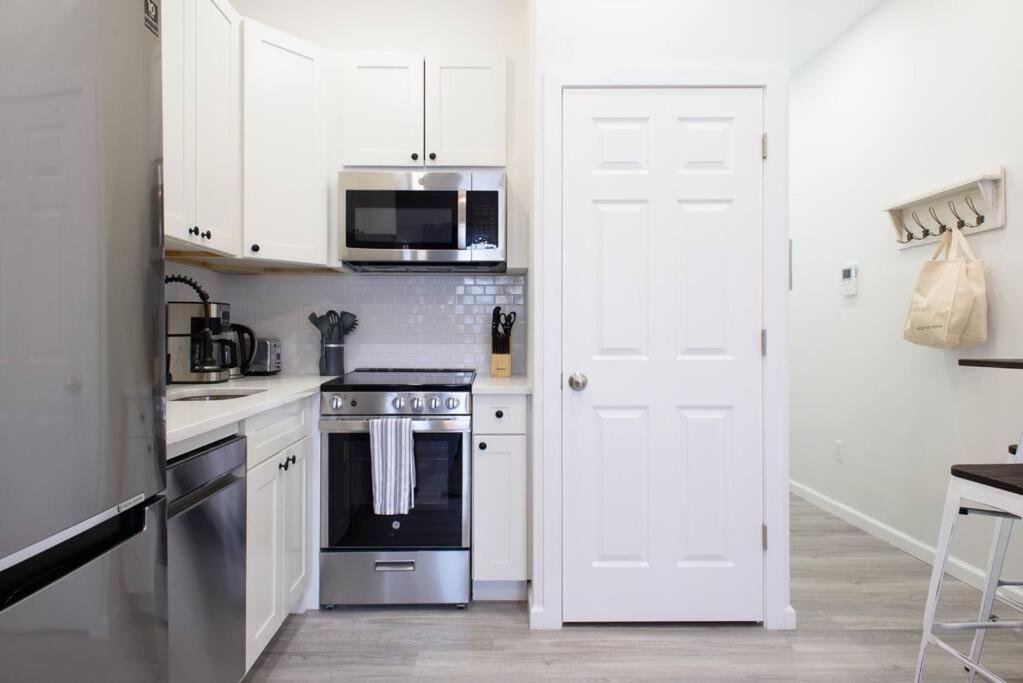 Appartement 240-14 New Prime Location W&d In Unit