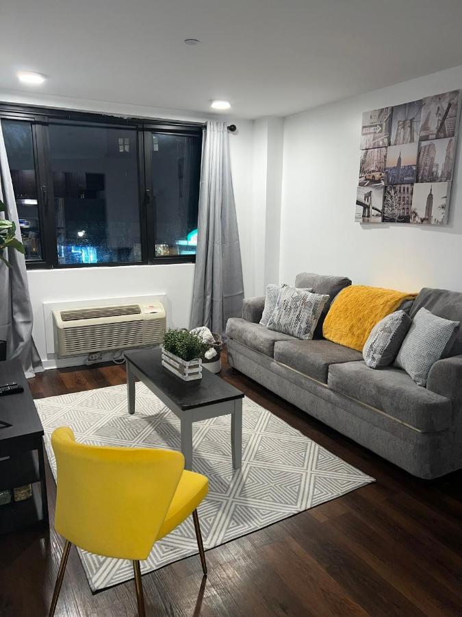 Apartment Cozy 1 Bedroom With Outdoor Patio Space *