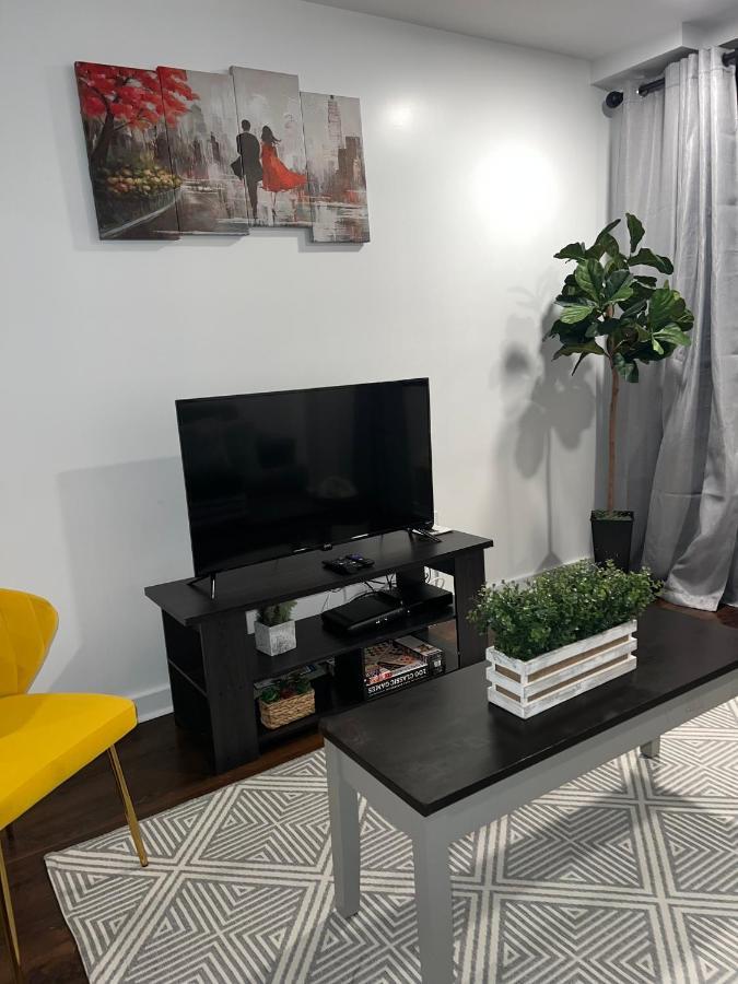 Apartment Cozy 1 Bedroom With Outdoor Patio Space *