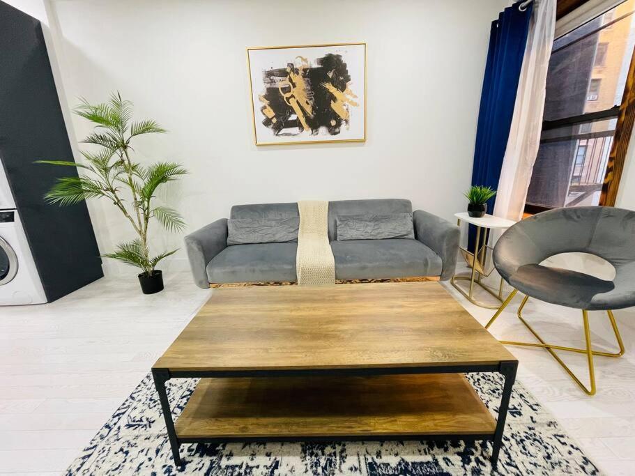 78-3a Luxury Brand New Modern 1br W&d * New York