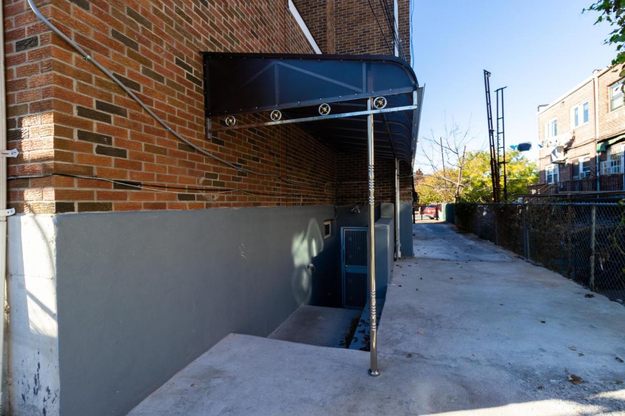 Cozy Shack 1 Bedroom Studio With Sofa And Full Kitchen In Elmhurst Ny New York