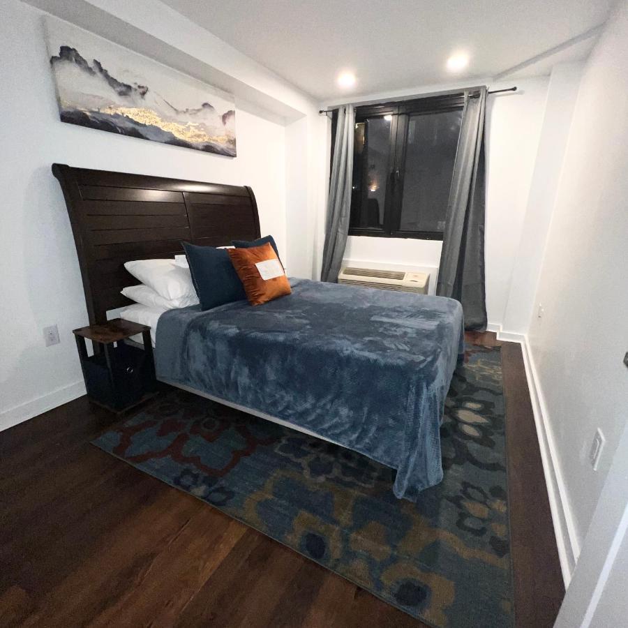 Cozy 1 Bedroom With Outdoor Patio Space * New York