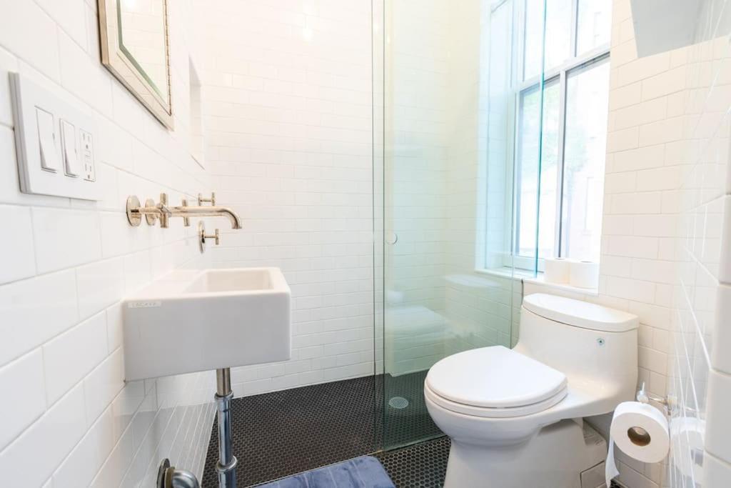 Apartment E10-2 Designer East Village Townhouse 1br W D New York