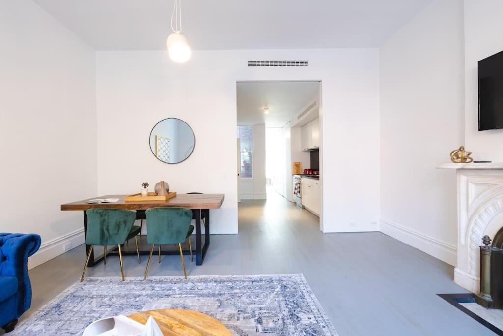 Apartment E10-2 Designer East Village Townhouse 1br W D New York