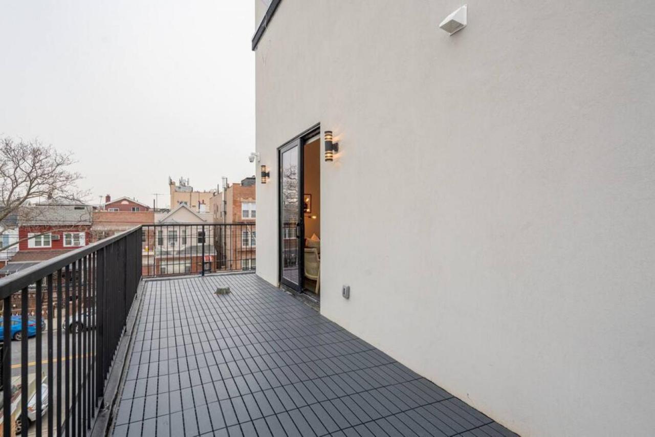 Chic Mezzanine Loft With Rooftop And Shoreline Nearby At 