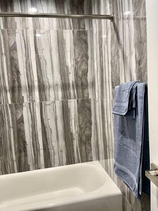 Hotel Cozy In Bronx With Good Bedrooms