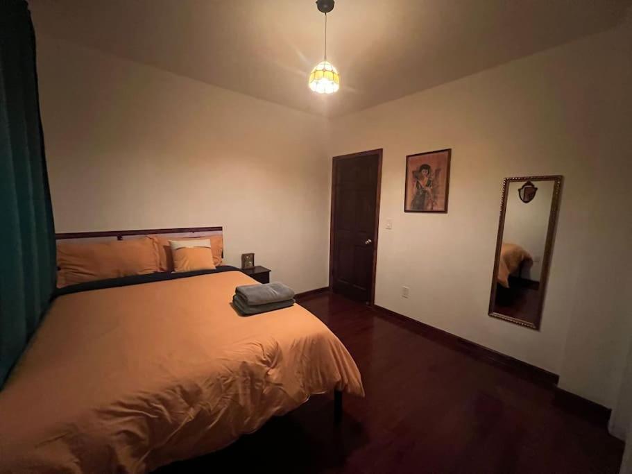 Apartment Antique Victorian 2 Bedroom Best Location