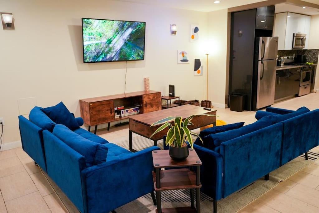 Spacious 6bd Near Prospect Park Apartment
