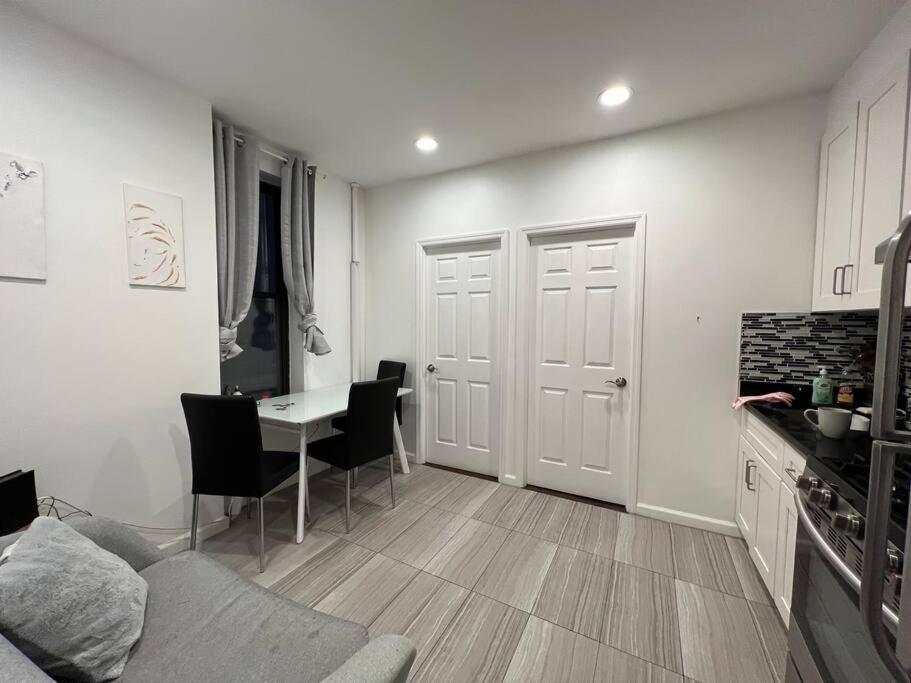 Sexy Trendy 3 Bedrooms Lower East Side Manhattan Apartment New York