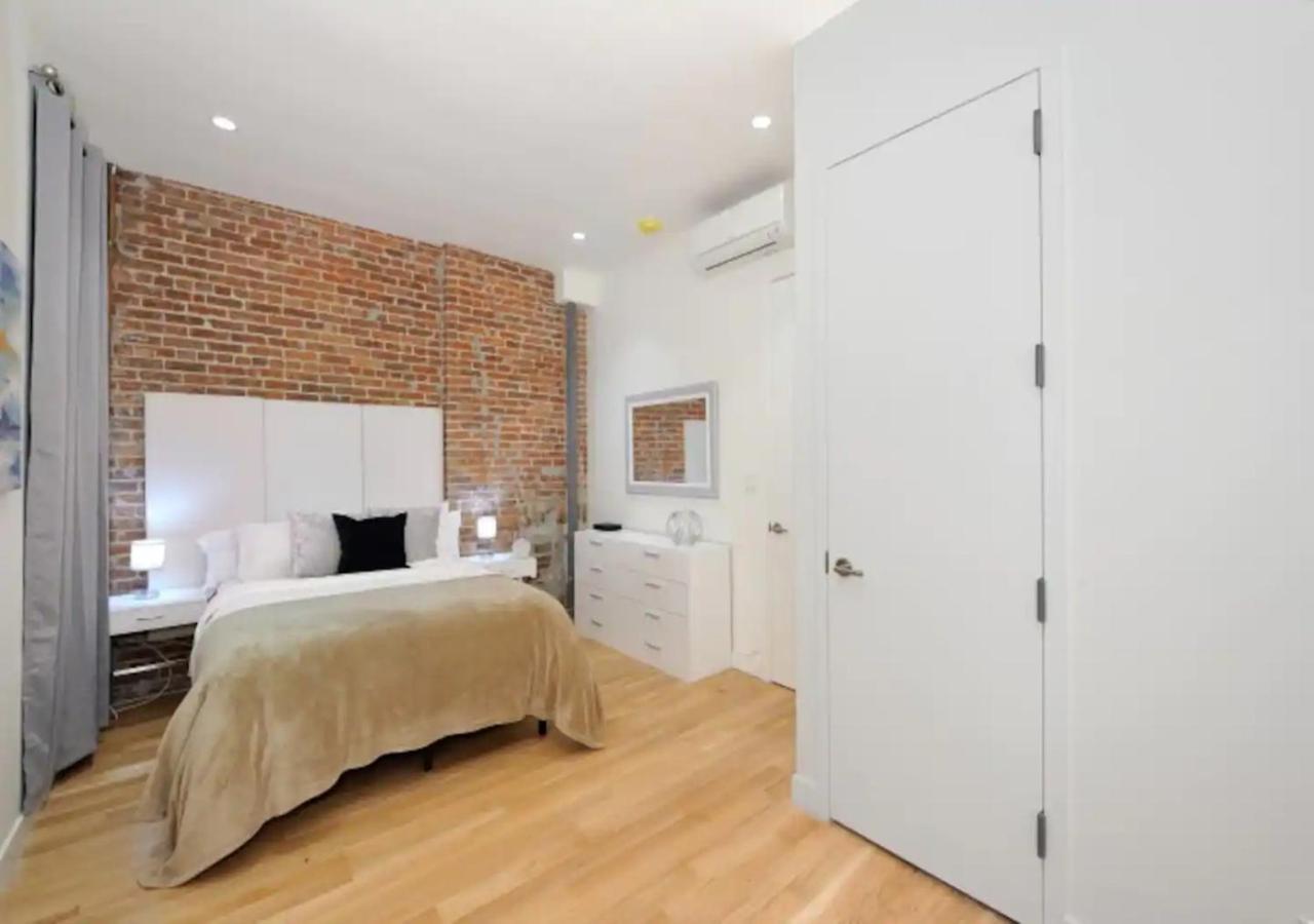 Spacious 2br 2ba In The Heart Of Midtown Manhattan Apartment *