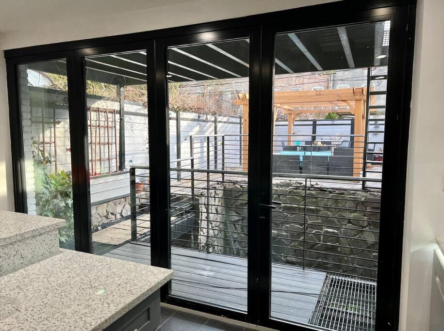 The Caz, A Modern Brooklyn Townhome With Waterfall Frühstückspension *
