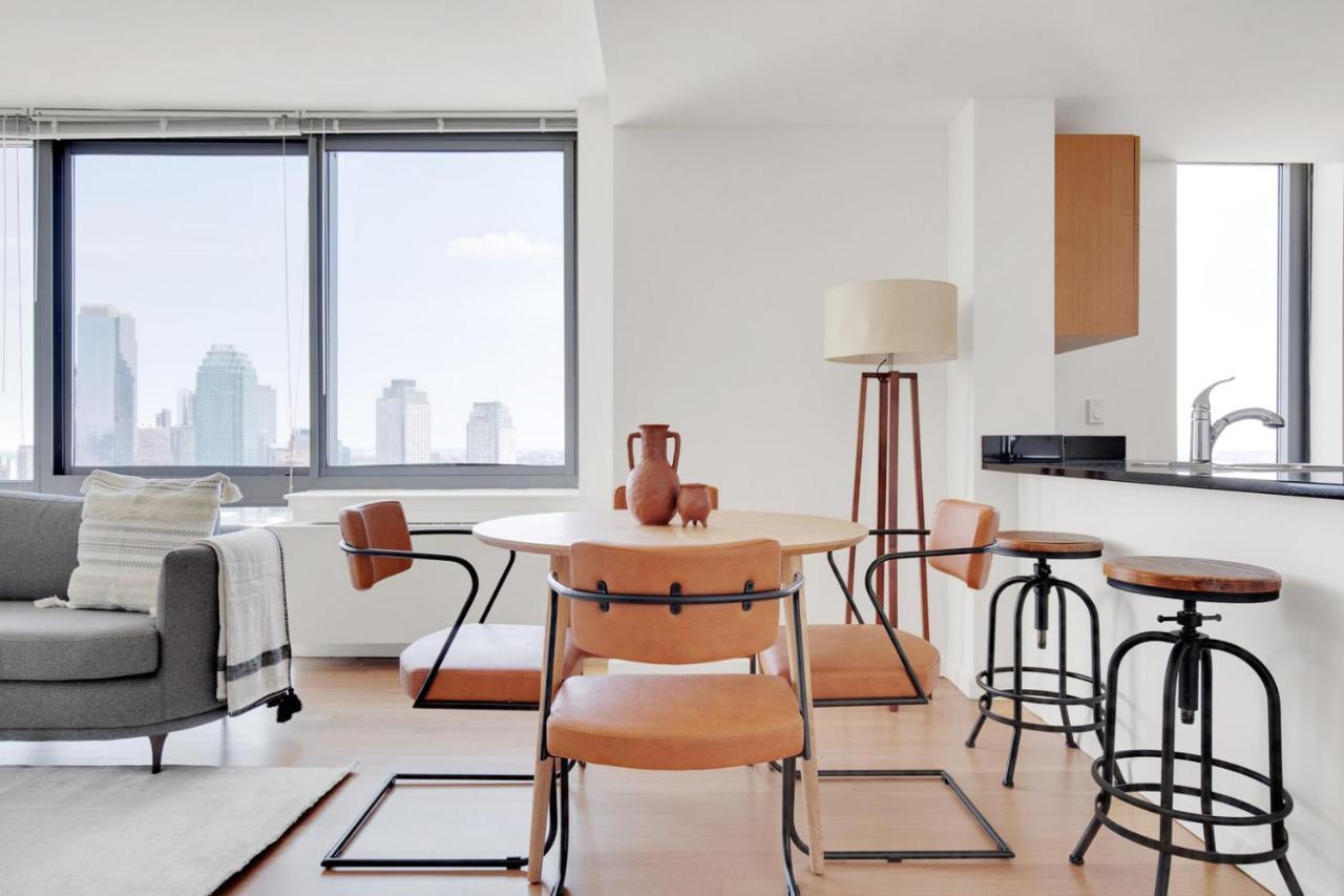 Lic 2br W Wd Elevator Doorman Nr E River Nyc-849 Apartment