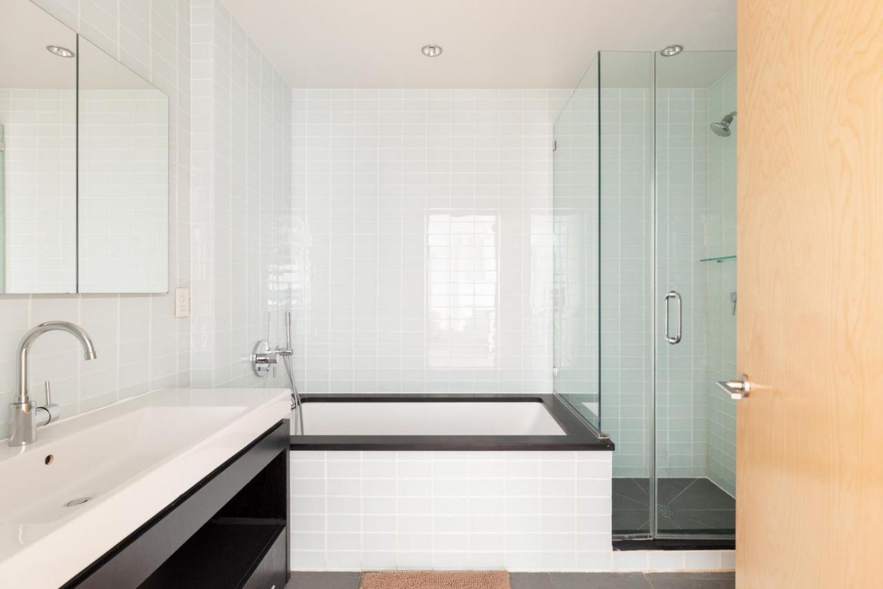 Apartment Hells Kitchen 2br W Pool Dm Nr Park Nyc-469 New York