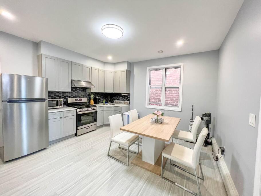 Rare Entire 2 Bedroom In Apartment New York