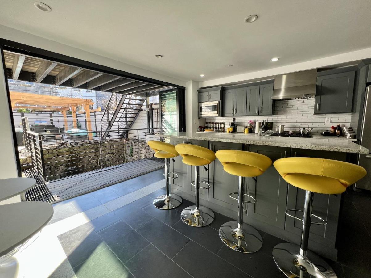 The Caz, A Modern Brooklyn Townhome With Waterfall Frühstückspension New York
