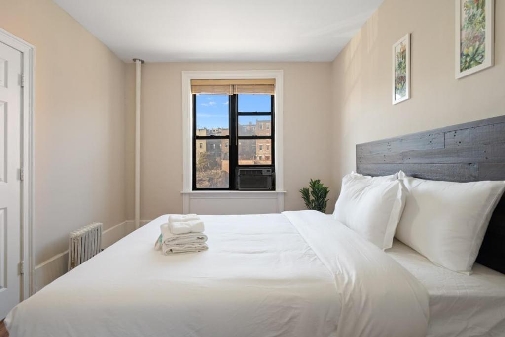 Stylish 2br With A Dedicated Workspace Apartment New York