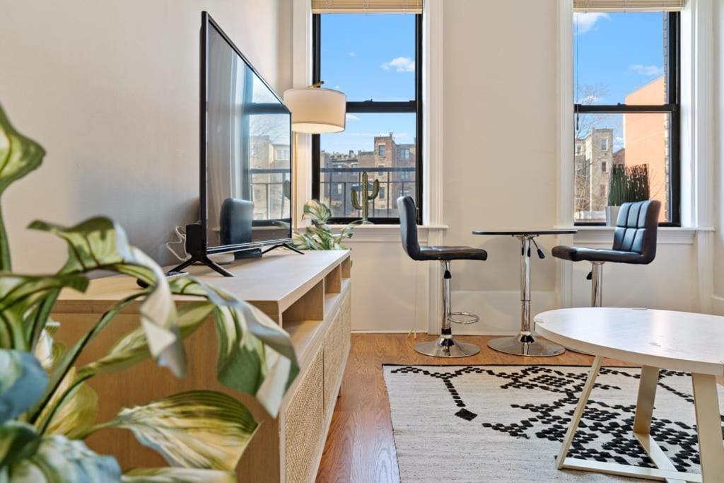 Stylish 2br With A Dedicated Workspace