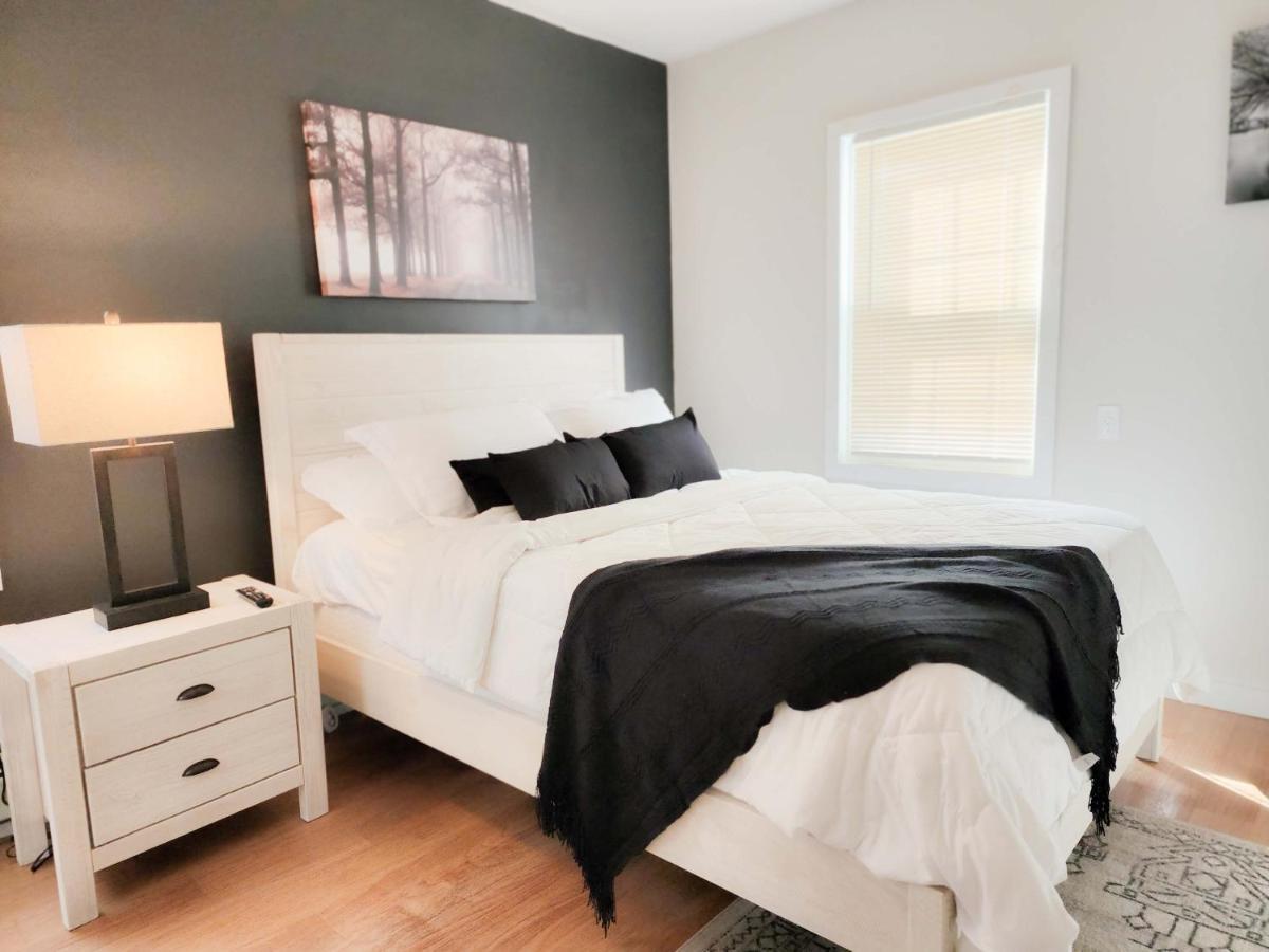 A New Splash Of Color In The Heart Of Queens Hébergement de vacances *