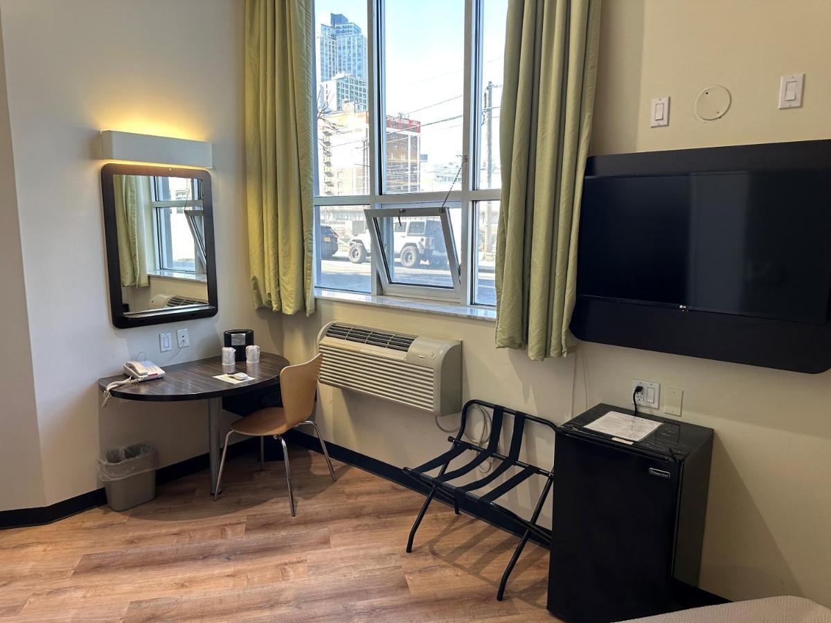 Hotel Feather Factory