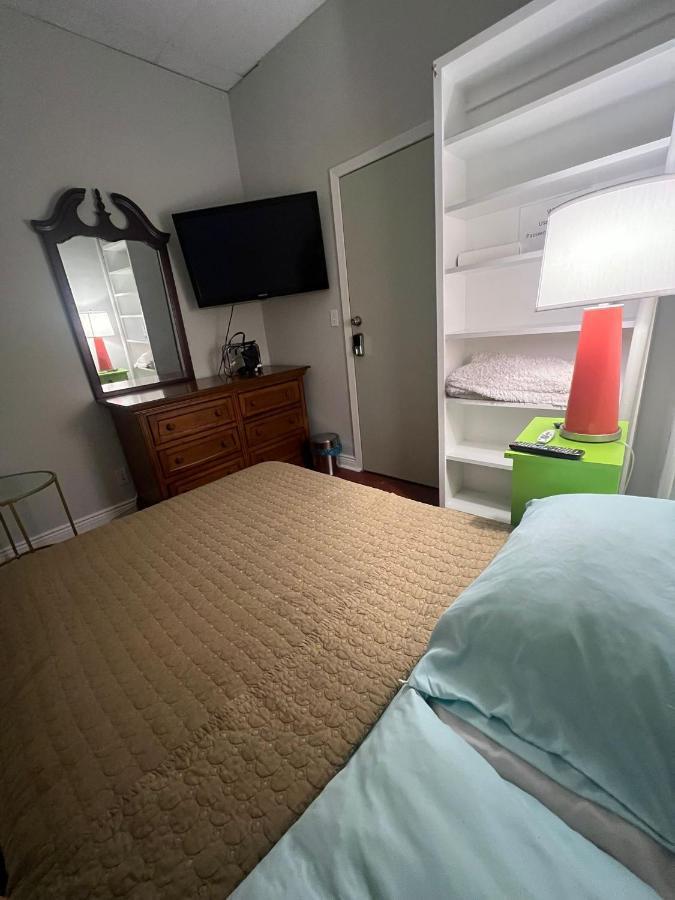 Super Spacious 7 Bedroom. Great For Group Getaway! New York