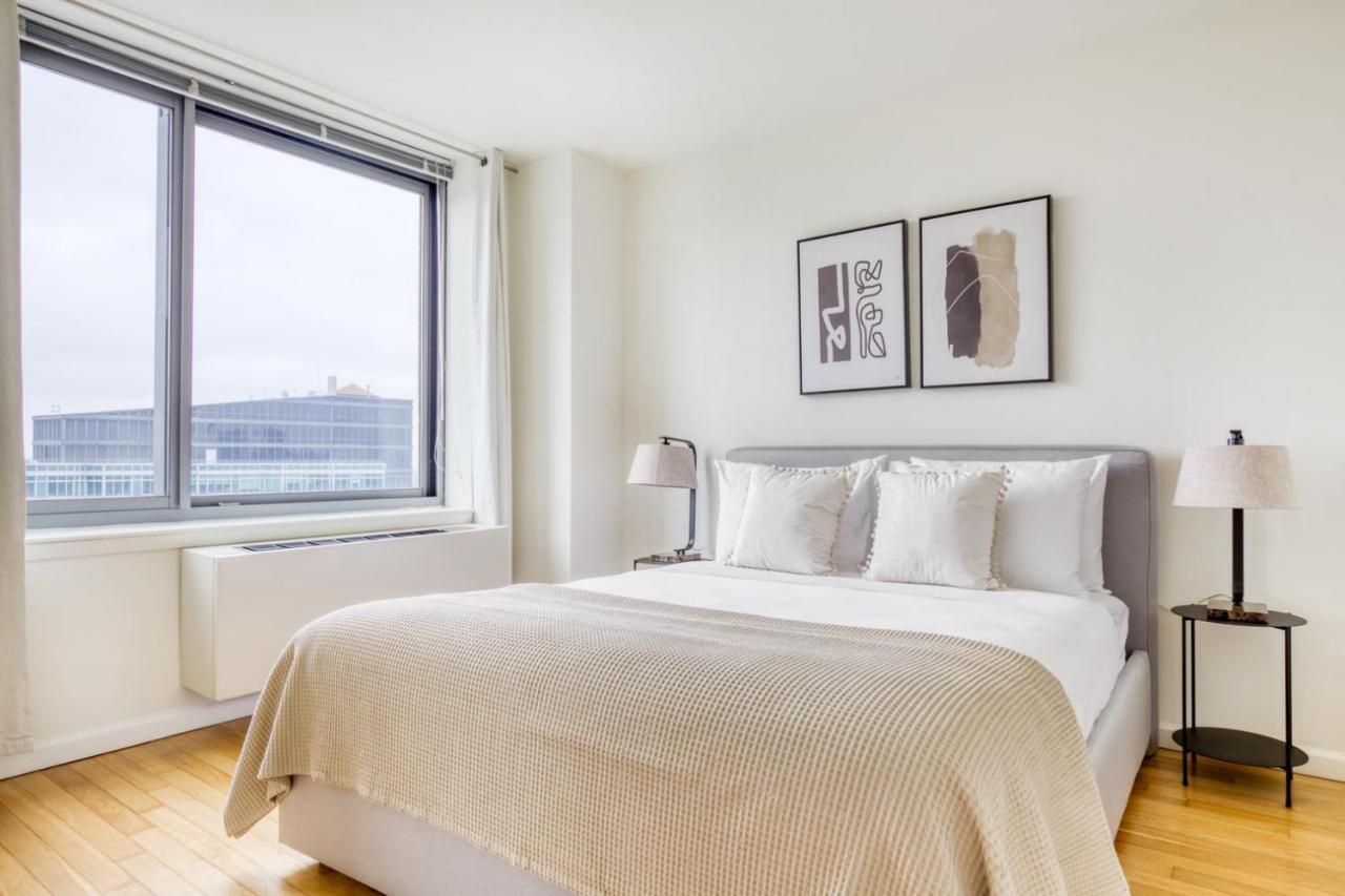 Lic 1br W Wd Elevator Doorman Nr E River Nyc-852