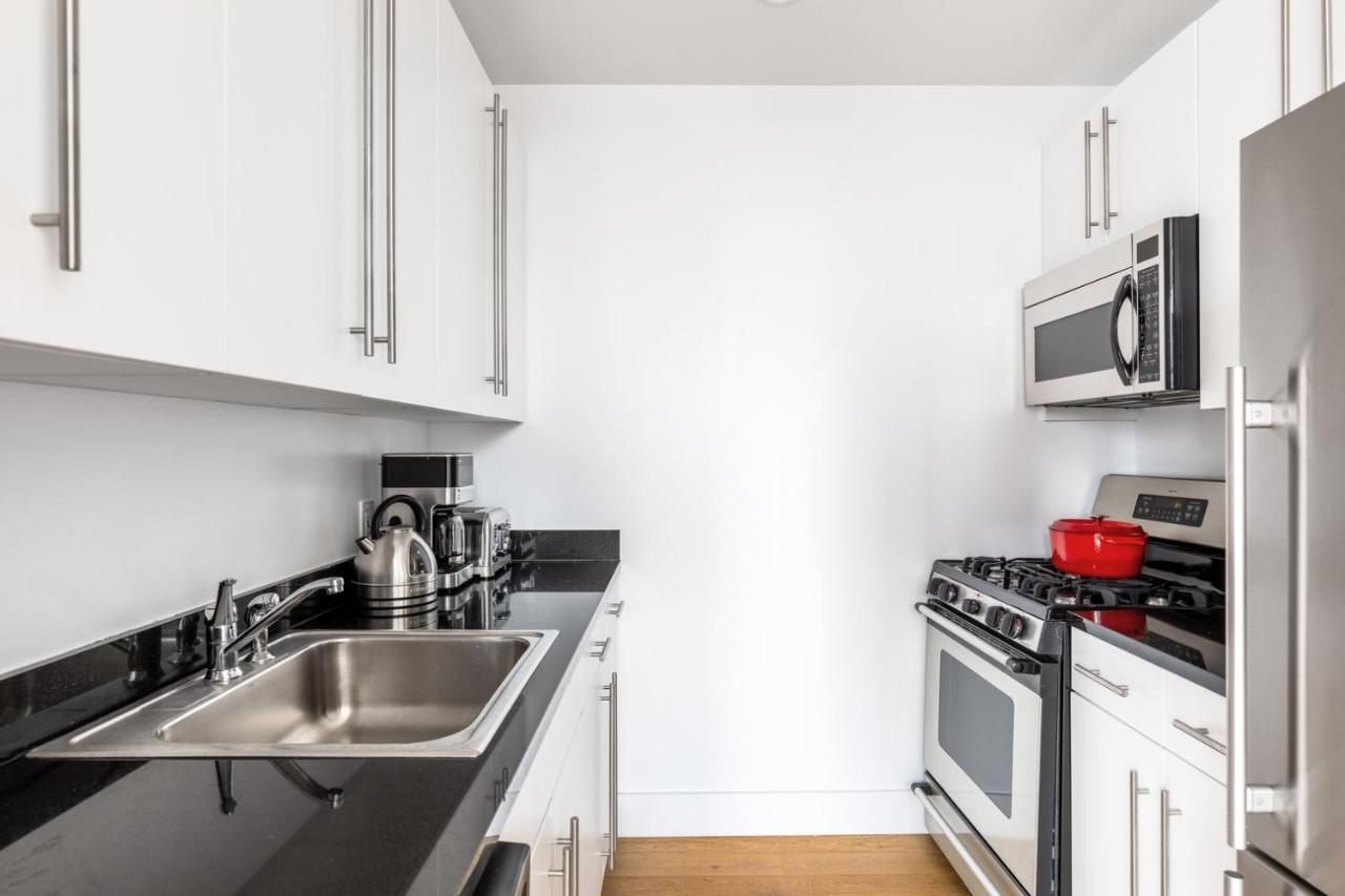 Tribeca 1br W Doorman Gym Nr Freedom Tower Nyc-446 Apartment