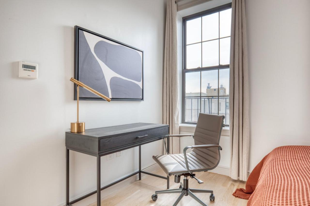East Village 2br W Wd Gym Elevator Nr Cafes Nyc-1044