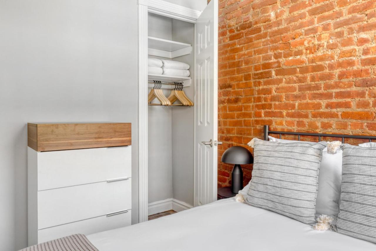 Hip E Village 2br W Wd Nr L Train Nyc-824 Appartement