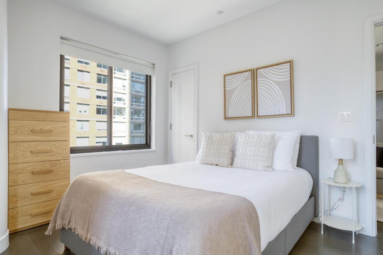 Amazing Midtown W 1br W Gym Nr Times Sq Nyc-650 * New York