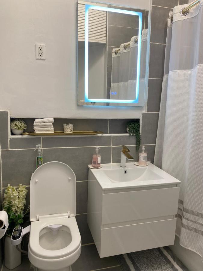 Luxury Apt - 3 Stops To 