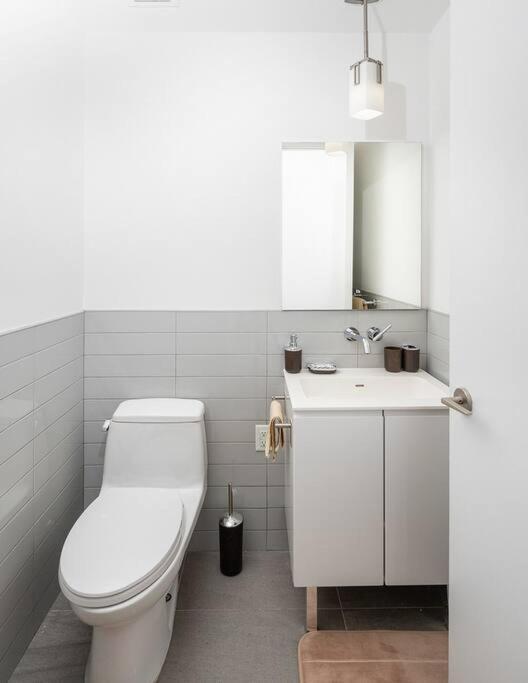 Cozy Two-bedroom In Financial District * New York