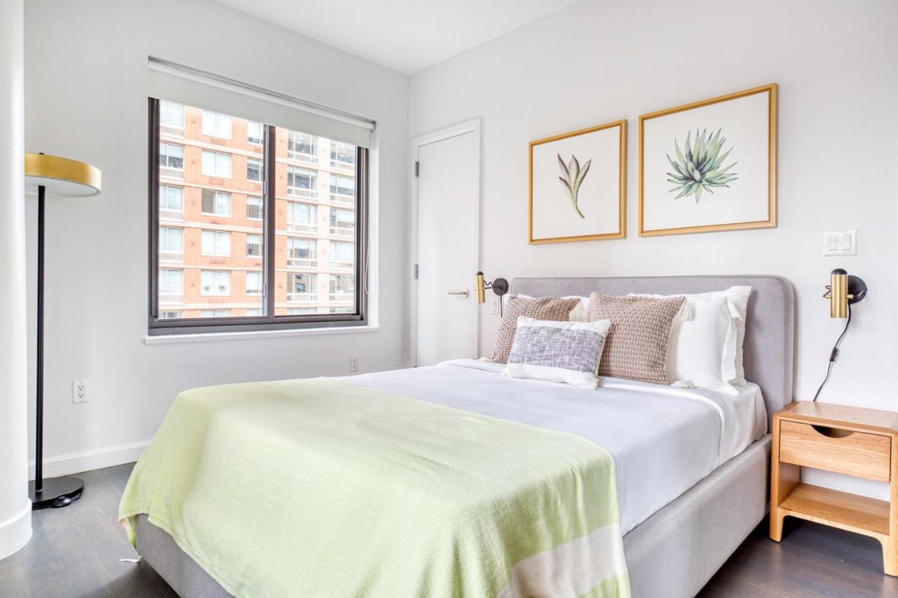 Roomy Midtown W 1br W Gym Nr Times Sq Nyc-633