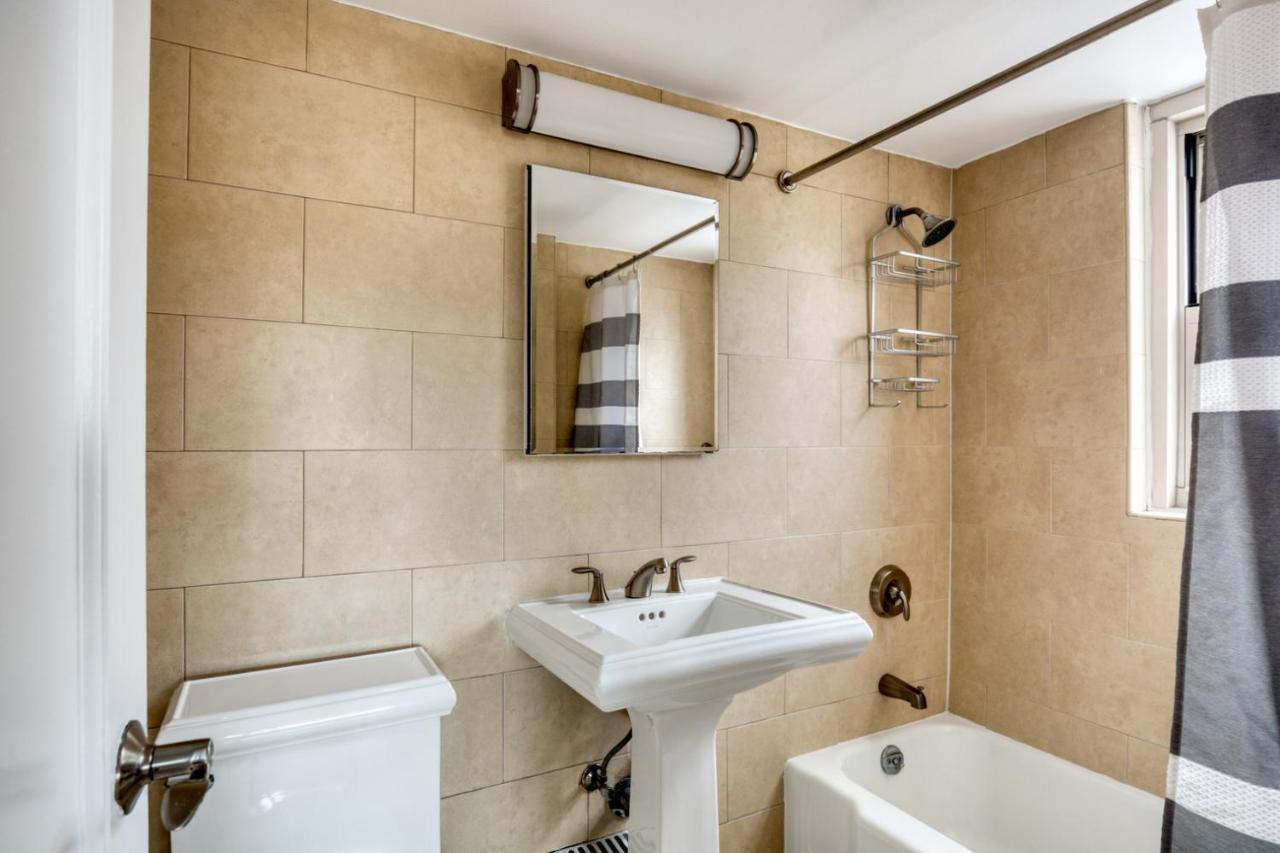 Apartment Lenox Hill 2br W Elevator Doorman Nyc-1011