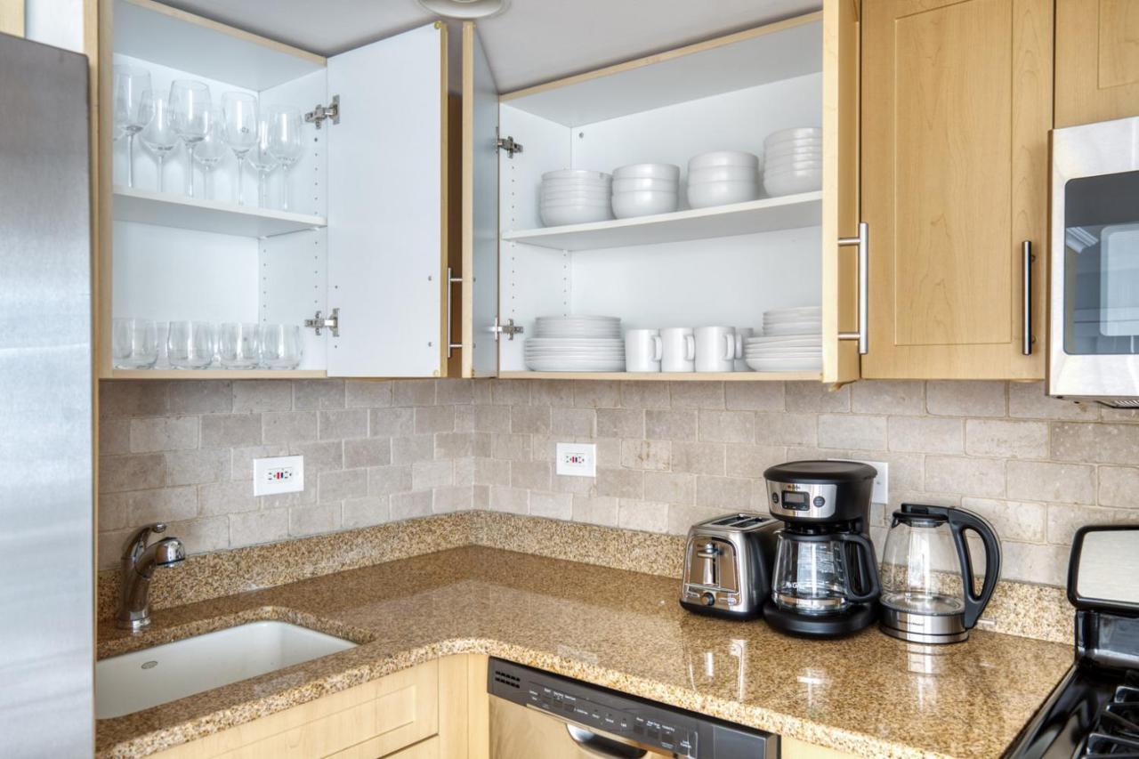 Apartment Lenox Hill 2br W Elevator Doorman Nyc-1011 *