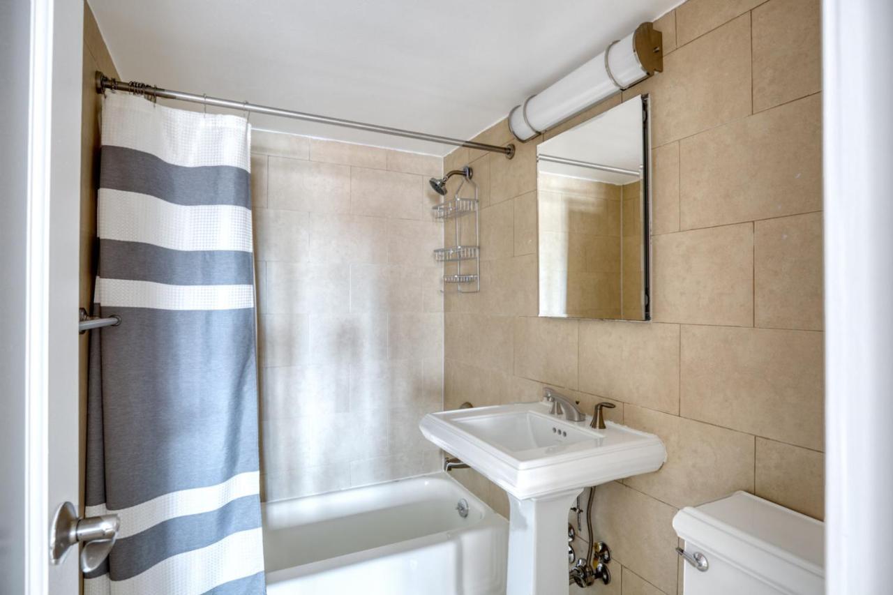 Lenox Hill 2br W Elevator Doorman Nyc-1011 Apartment *