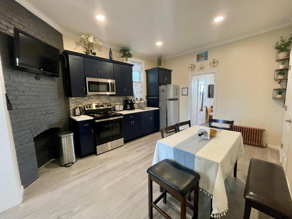 Private Bedroom Near The Free Ferry Boat! Homestay *