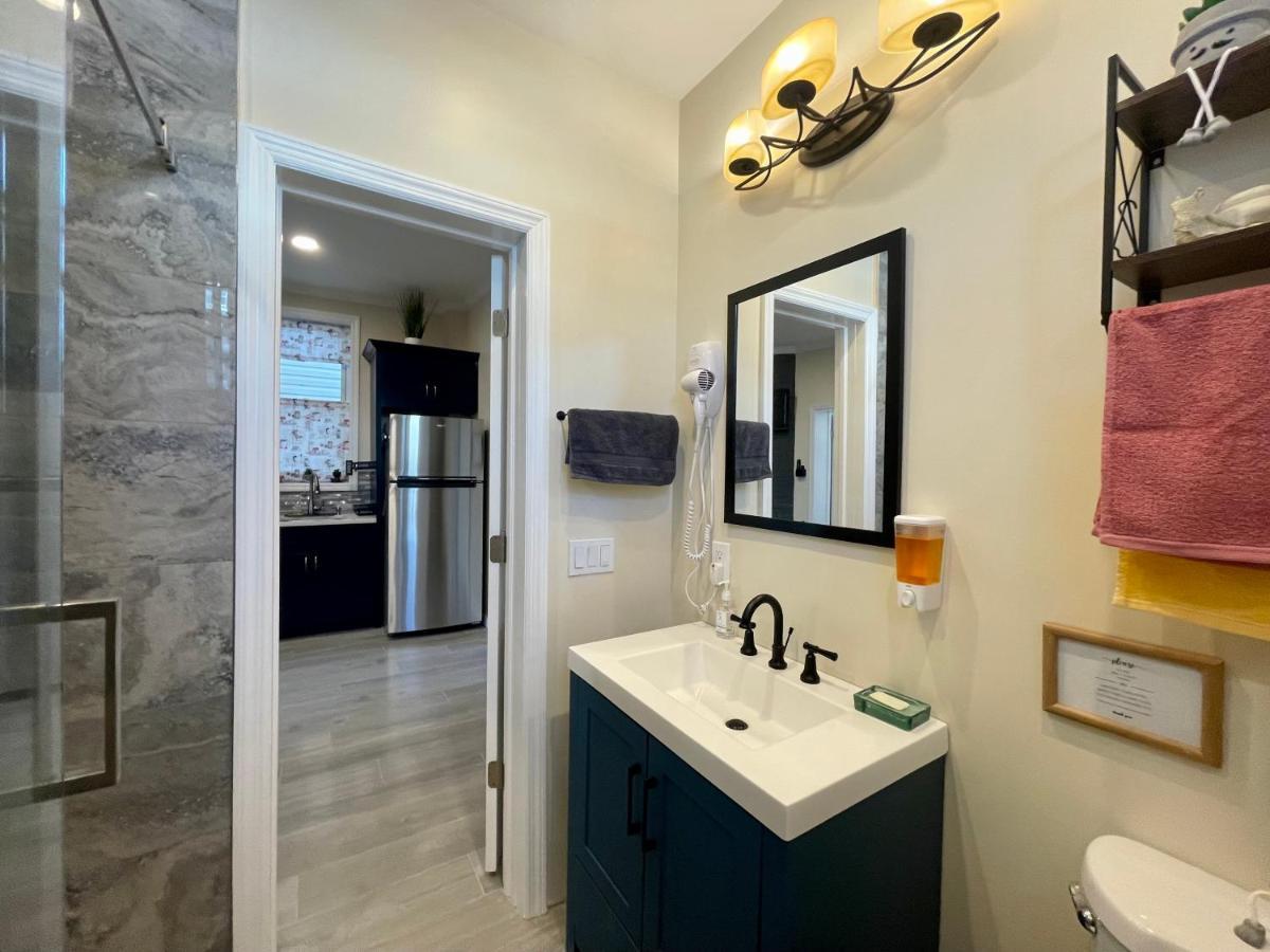 Private Bedroom Near The Free Ferry Boat! New York